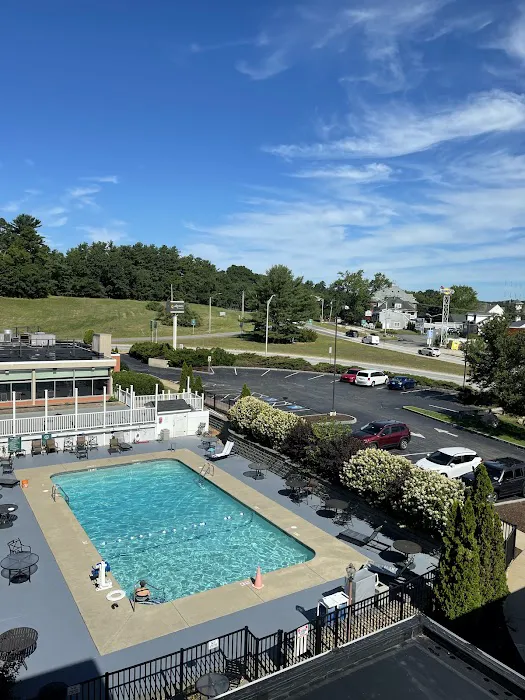 La Quinta Inn & Suites by Wyndham Manchester 5