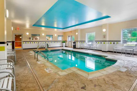 Fairfield Inn & Suites Hooksett 5