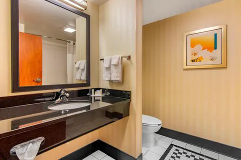 Fairfield Inn & Suites Hooksett 5