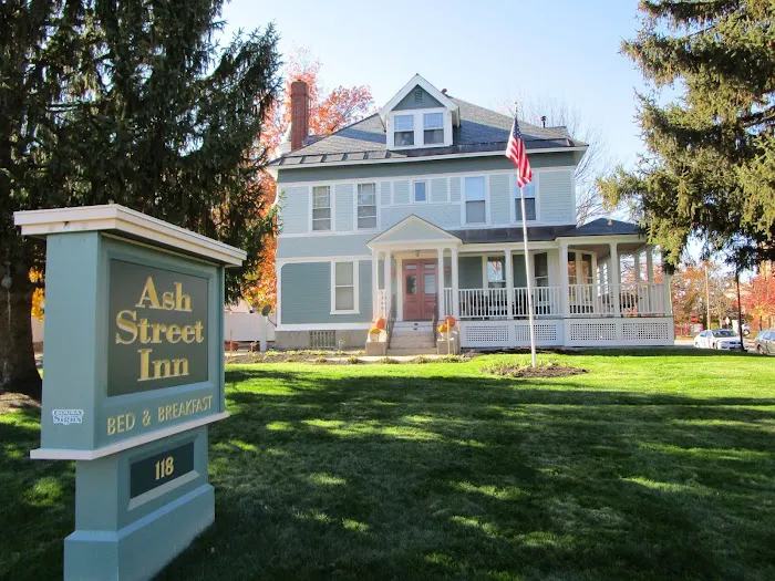 Ash Street Inn 5