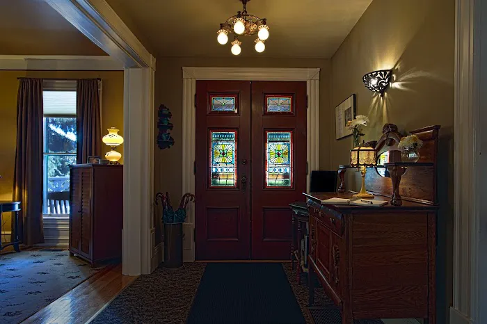Ash Street Inn 5
