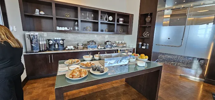 Buffalo Marriott at LECOM HARBORCENTER 5