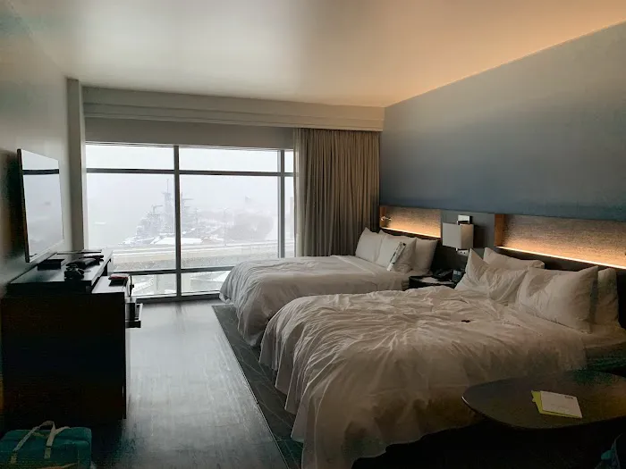 Buffalo Marriott at LECOM HARBORCENTER 5