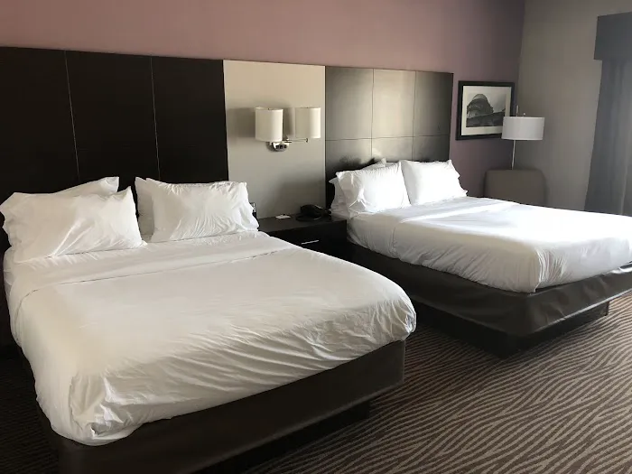 Holiday Inn Express Cheektowaga North East, an IHG Hotel 4