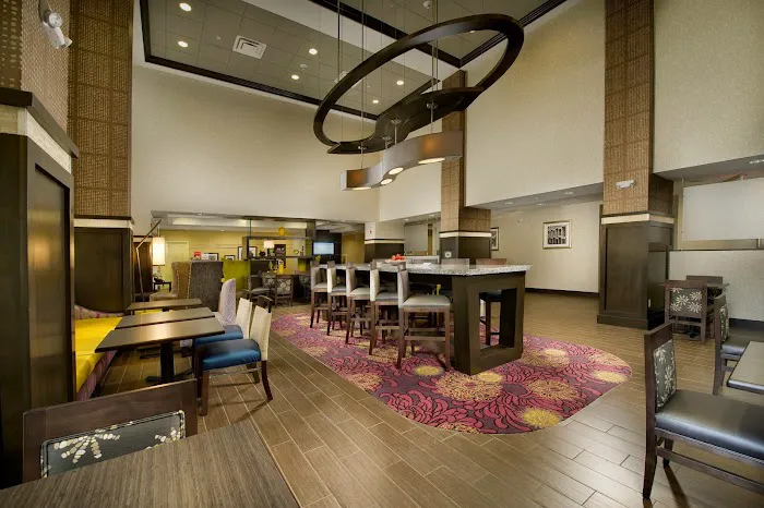 Hampton Inn & Suites Buffalo Airport 4