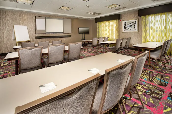 Hampton Inn & Suites Buffalo Airport 4