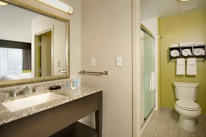 Hampton Inn & Suites Buffalo Airport 4