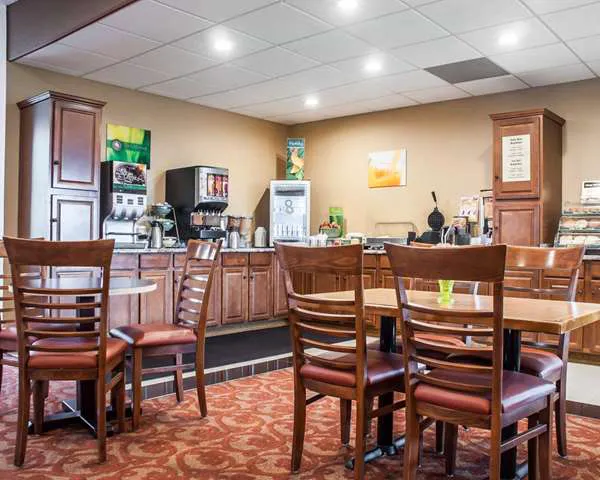 Quality Inn Airport 4