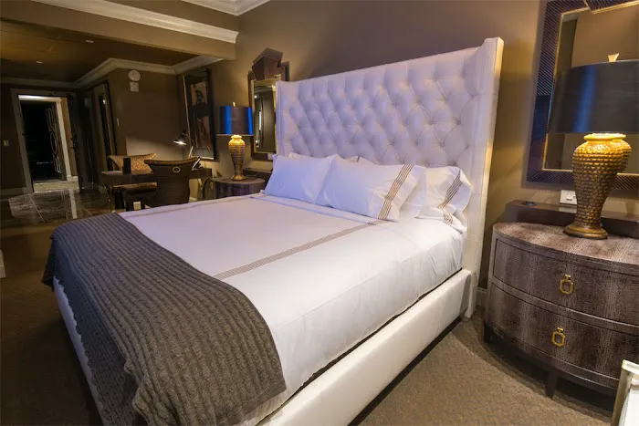 Curtiss Hotel 5