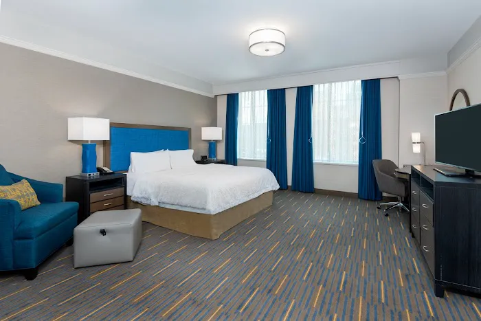 Hampton Inn & Suites Buffalo Downtown 5
