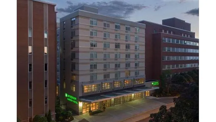 Wyndham Garden Buffalo Downtown 5