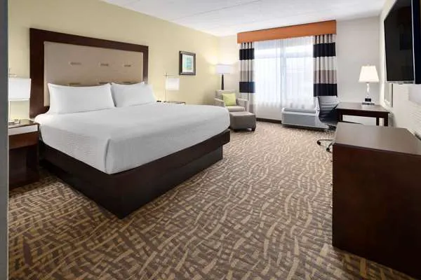 Wyndham Garden Buffalo Downtown 5