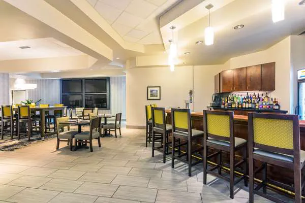 Wyndham Garden Buffalo Downtown 5