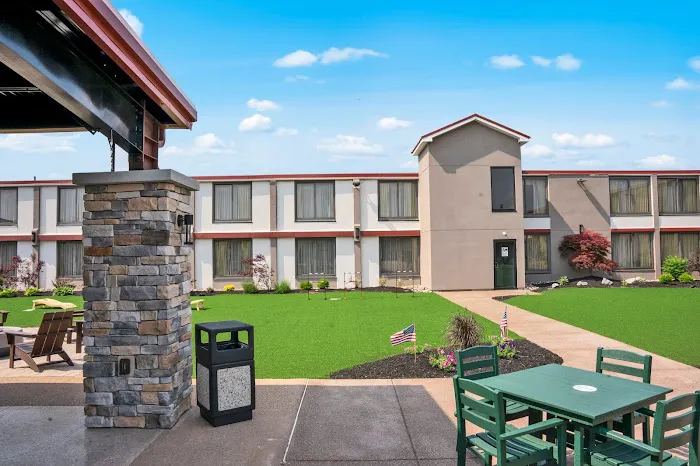 Buffalo Airport Hotel 4