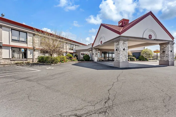 Buffalo Airport Hotel 4