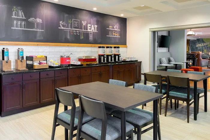 Hampton Inn Buffalo-Williamsville 4