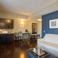 The Mosey Buffalo Williamsville, Tapestry Collection by Hilton ico
