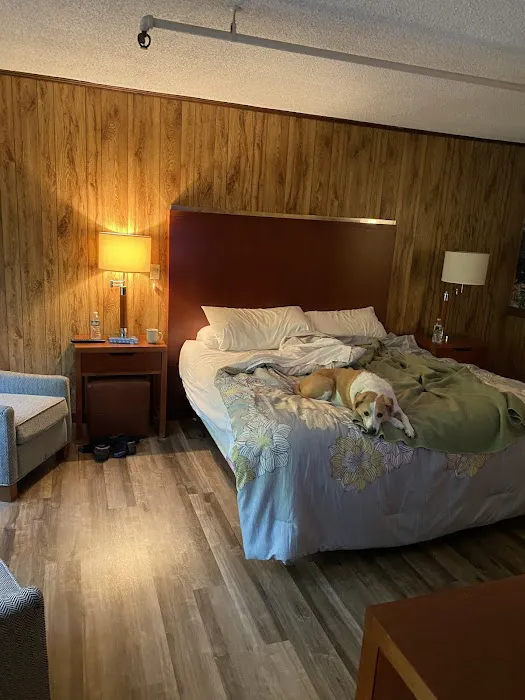 Evergreen Valley Inn & Villas 4