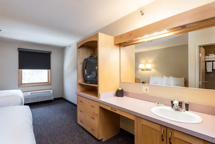 Snow Cap Inn 4