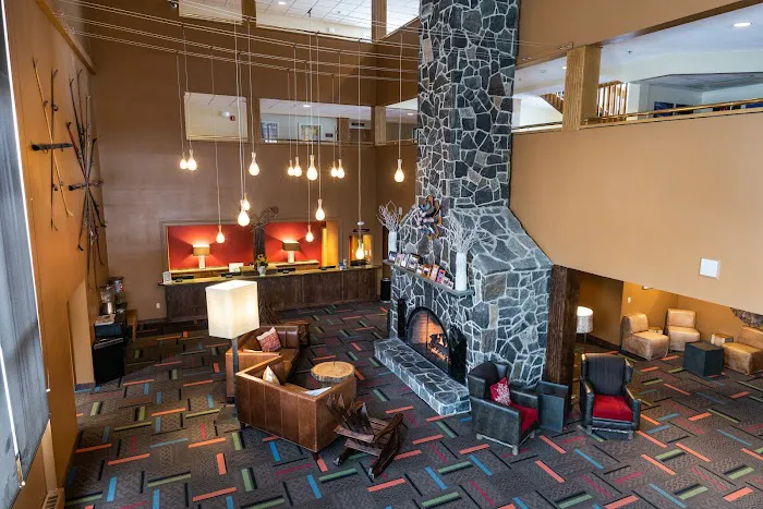 Grand Summit Hotel 4