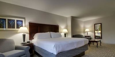 Holiday Inn Express & Suites Middleboro Raynham by IHG