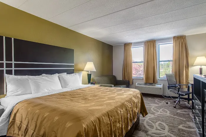 La Casa Inn and Suites 5