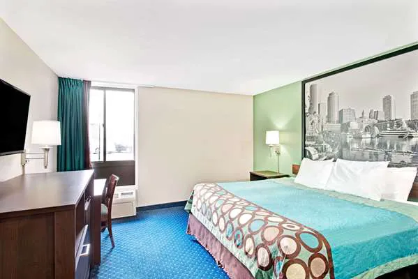 Super 8 by Wyndham Brockton 4