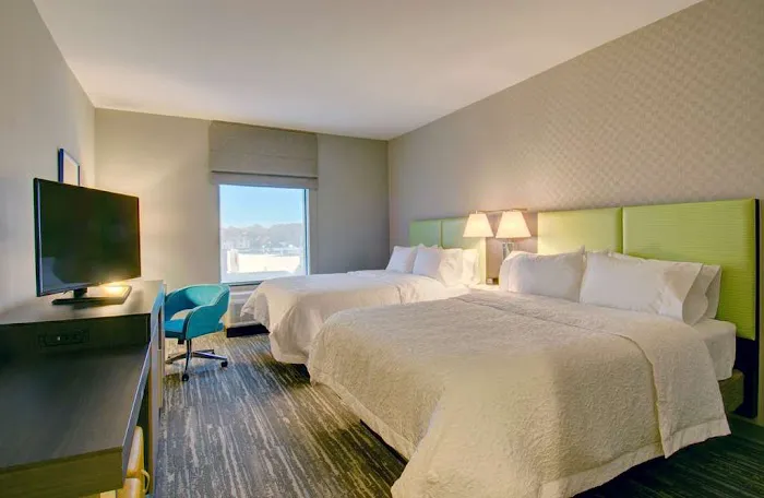 Hampton Inn & Suites Boston/Stoughton 4