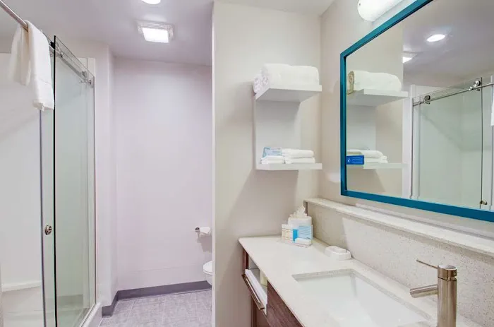 Hampton Inn & Suites Boston/Stoughton 4