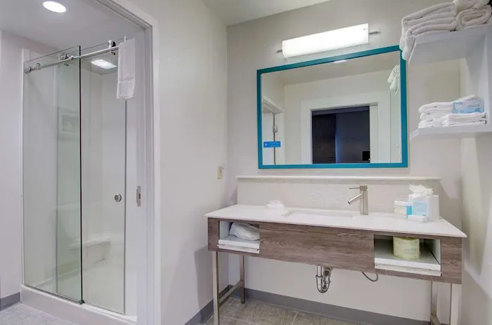 Hampton Inn & Suites Boston/Stoughton 4