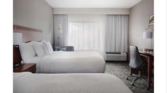 Sonesta Select Boston Stoughton 4