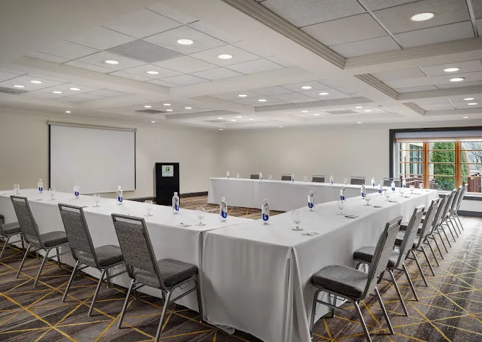 Holiday Inn Boston - Dedham Hotel & Conference Center by IHG 4