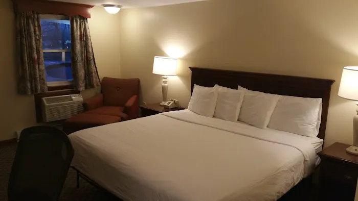 Dartmouth Motor Inn 5
