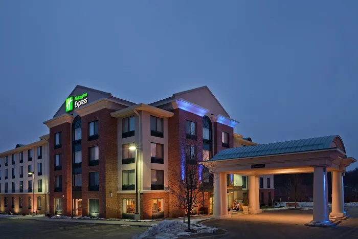Holiday Inn Express & Suites Auburn by IHG 4