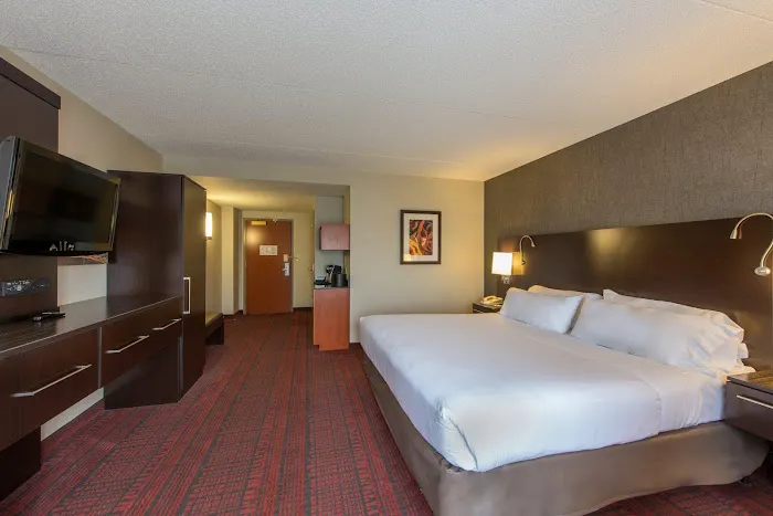 Holiday Inn Express & Suites Auburn by IHG 4
