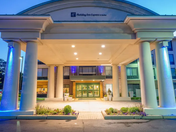 Holiday Inn Express & Suites Auburn by IHG 4