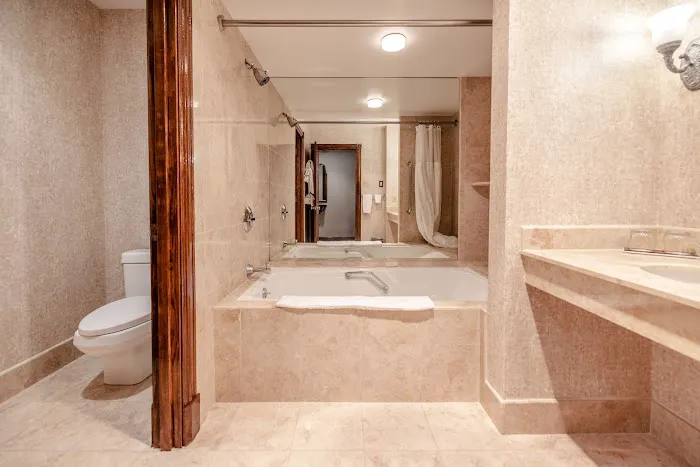 Chateau Merrimack Resort & Spa 4