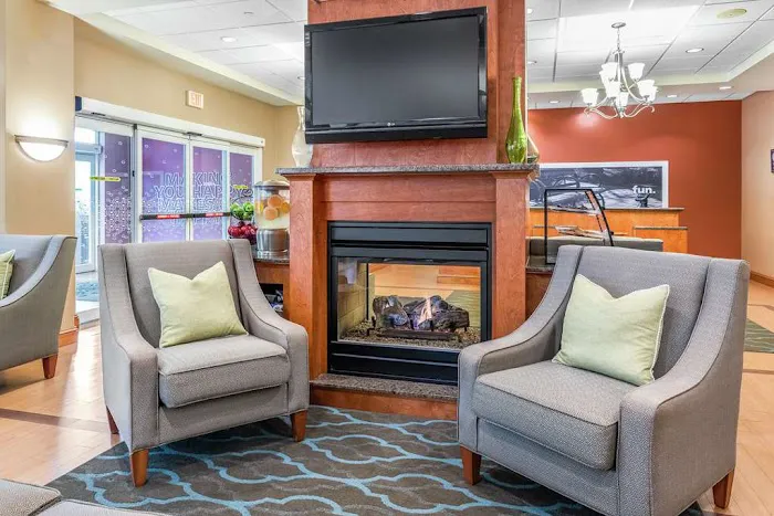 Hampton Inn Nashua 4