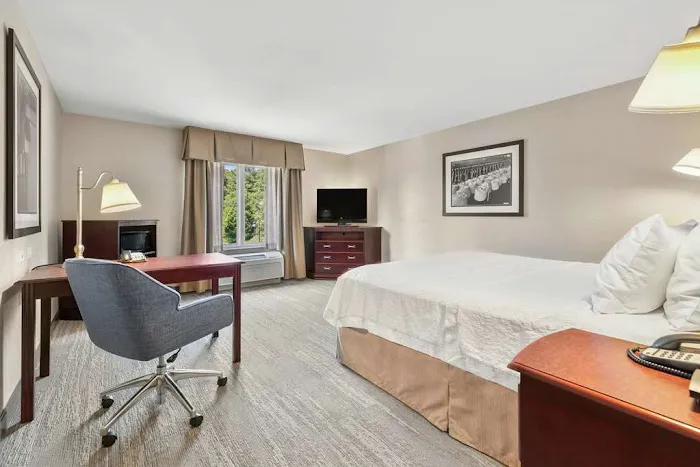 Hampton Inn Nashua 4