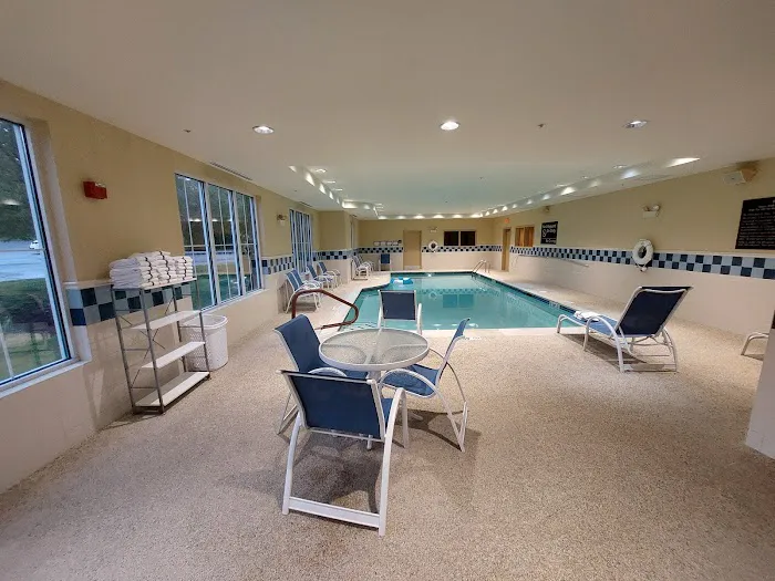 Hampton Inn Nashua 4