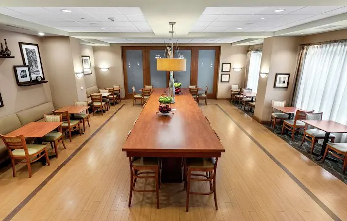 Hampton Inn Nashua 4