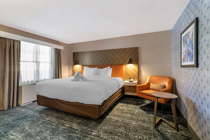 Clarion Inn 4