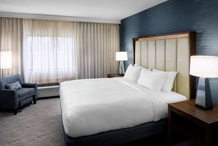 DoubleTree by Hilton Nashua 4