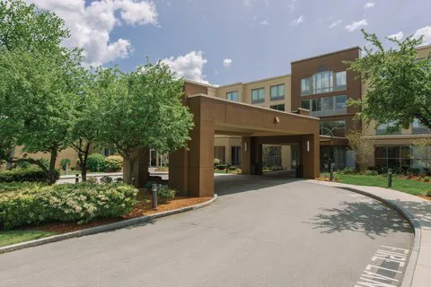 Courtyard Nashua 4