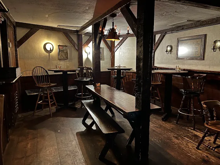 Concord's Colonial Inn 4