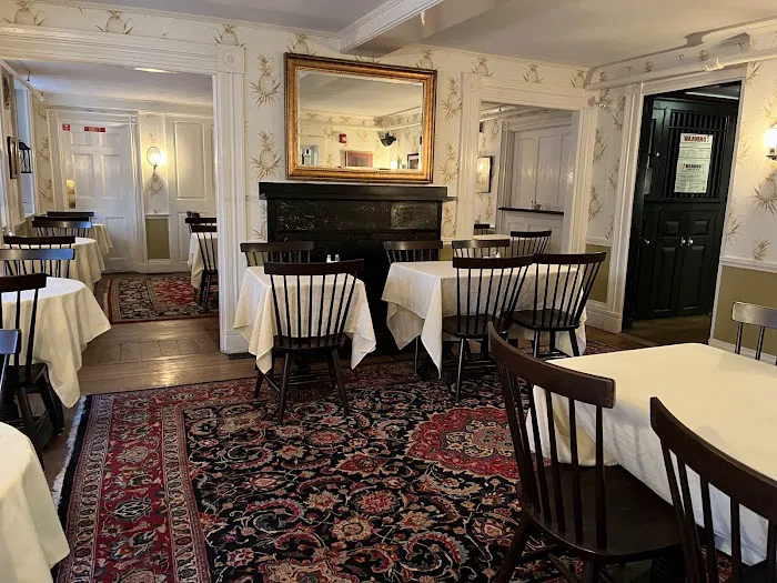 Concord's Colonial Inn 4