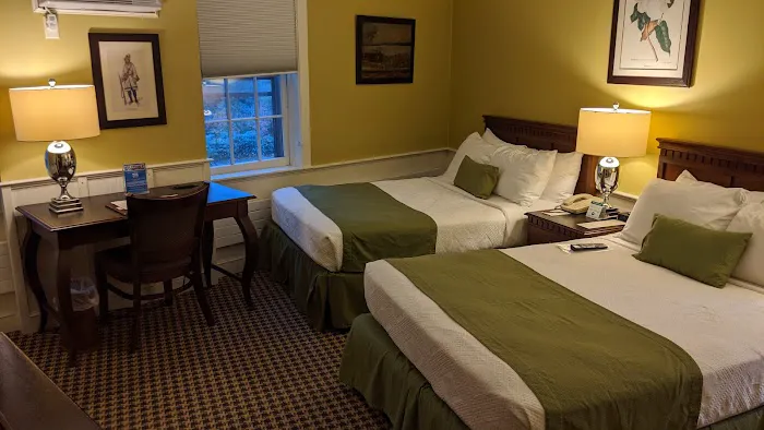 Concord's Colonial Inn 4