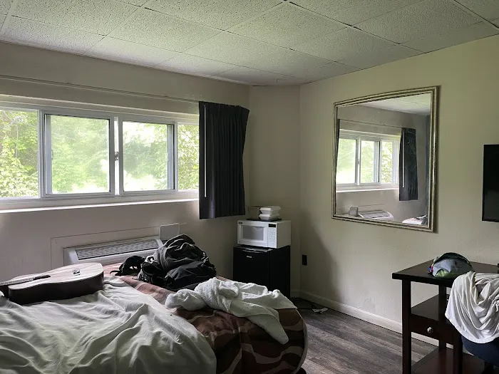 Bedford Motel 4