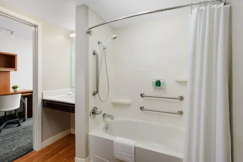 TownePlace Suites Manchester-Boston Regional Airport 4