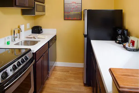 TownePlace Suites Manchester-Boston Regional Airport 4
